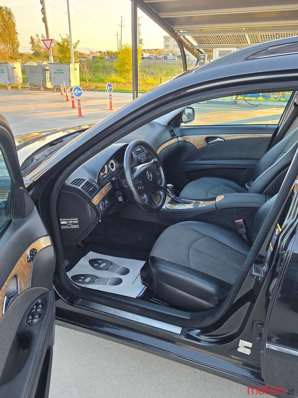 2008' Mercedes-Benz E 200 photo #5