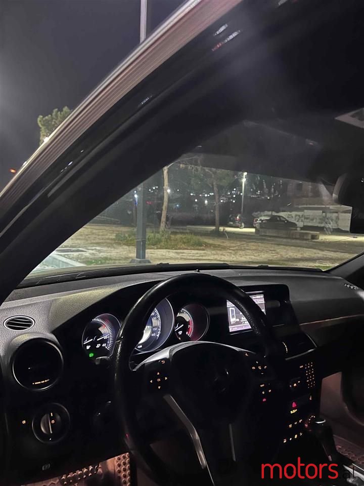 2012' Mercedes-Benz C 300 photo #2