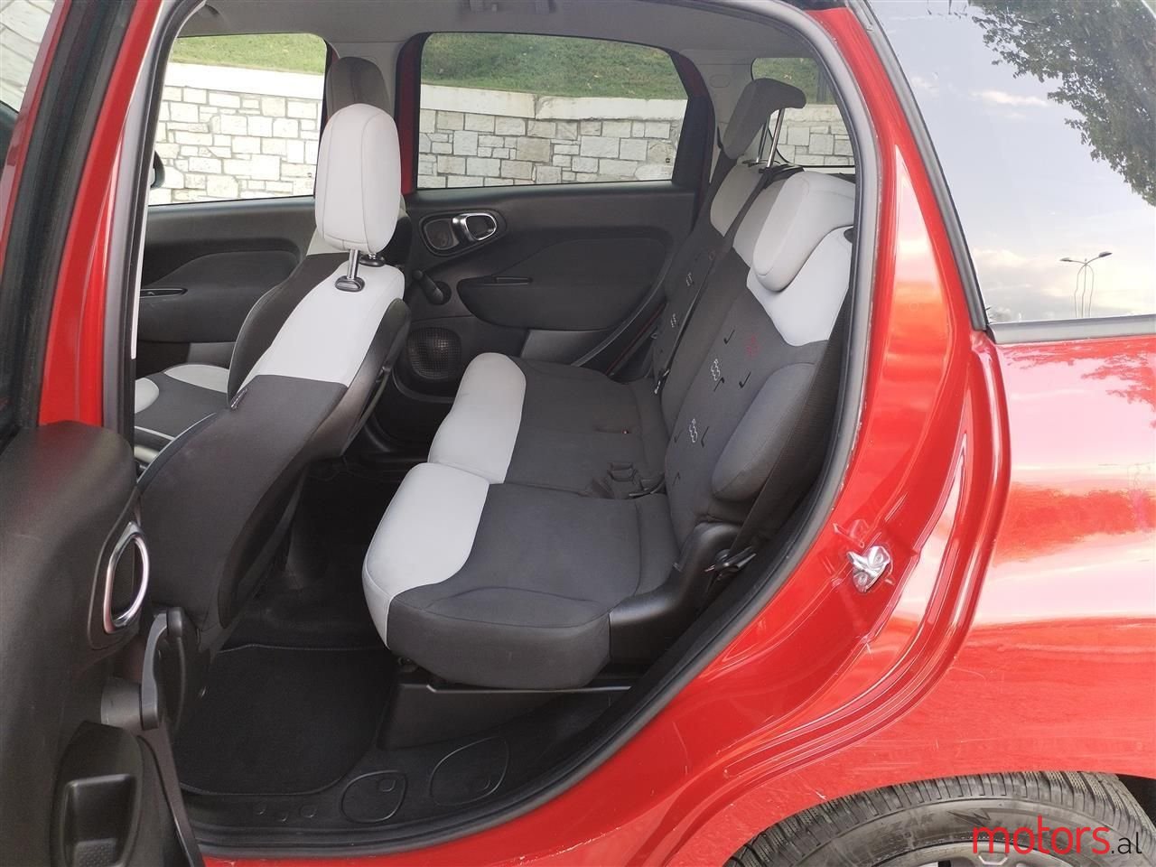 2014' Fiat 500L photo #6