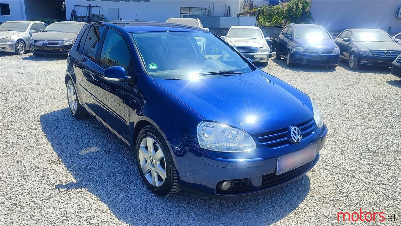 2008' Volkswagen Golf photo #3