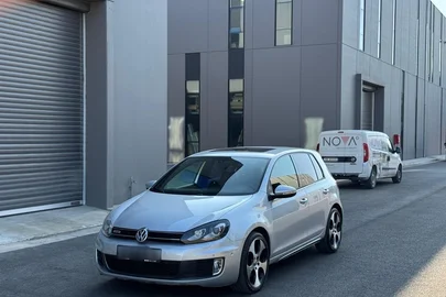 2011' Volkswagen Golf