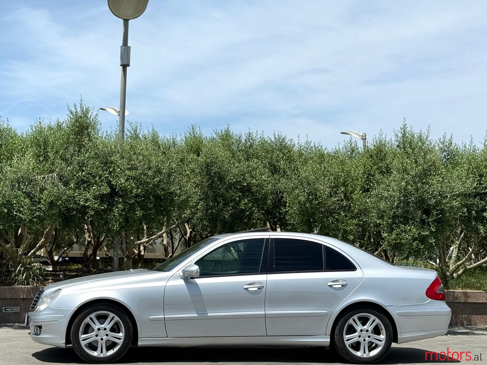 2008' Mercedes-Benz E 220 photo #4