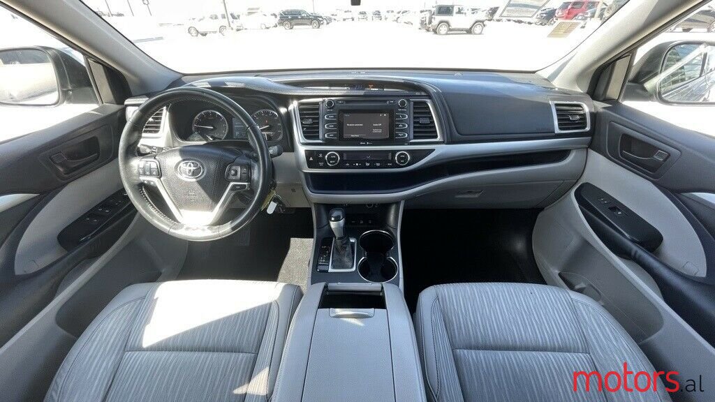 2020' Toyota Highlander Hybrid photo #5