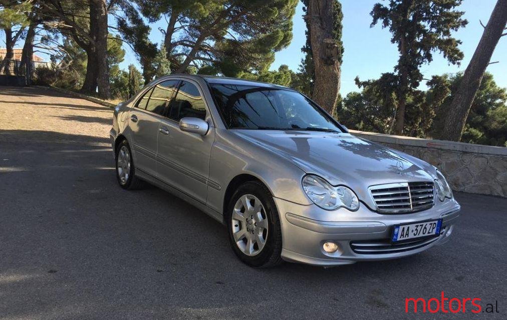 2004' Mercedes-Benz C 220 photo #1