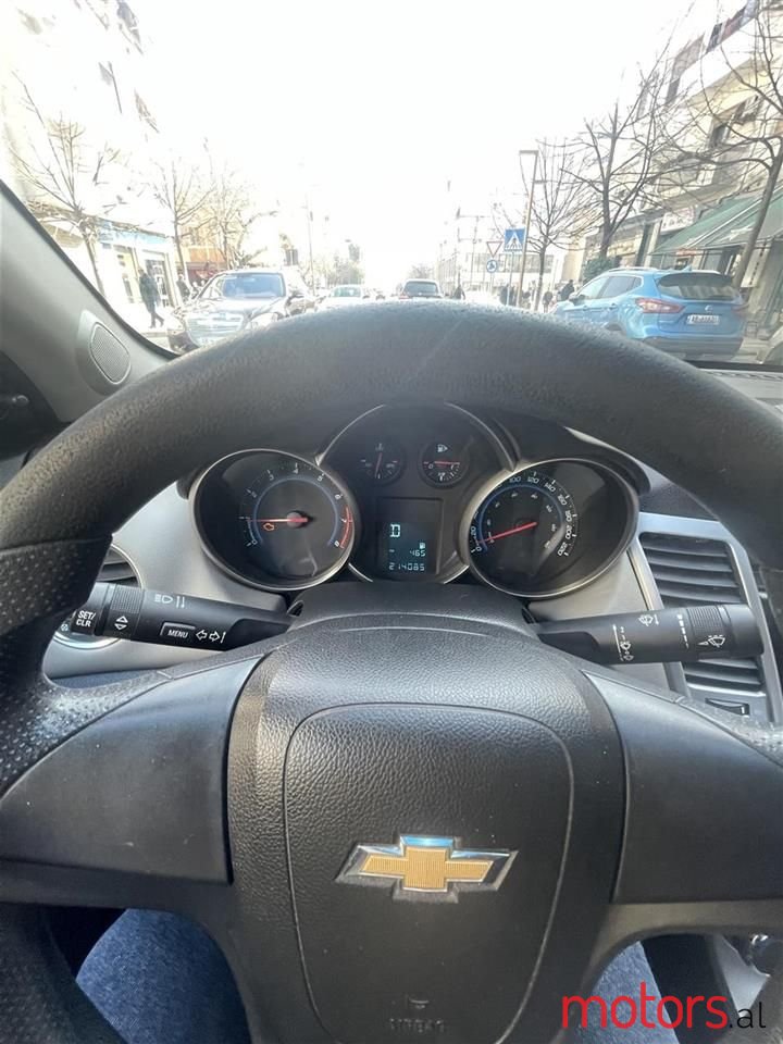 2011' Chevrolet Cruze photo #6