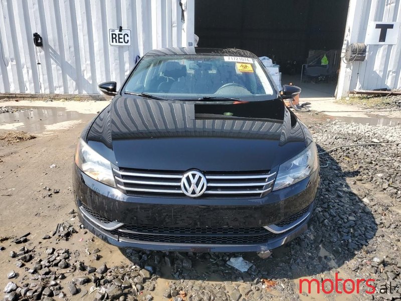 2013' Volkswagen Passat photo #1