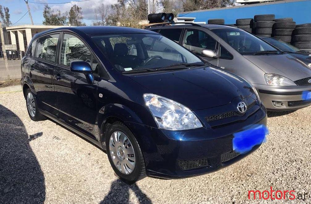 2005' Toyota Corolla Verso photo #1