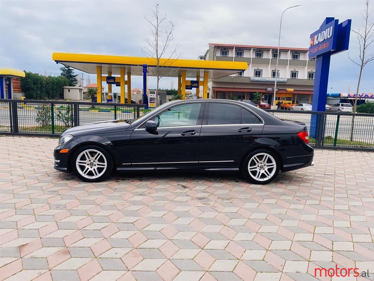 2009' Mercedes-Benz C 320 photo #5