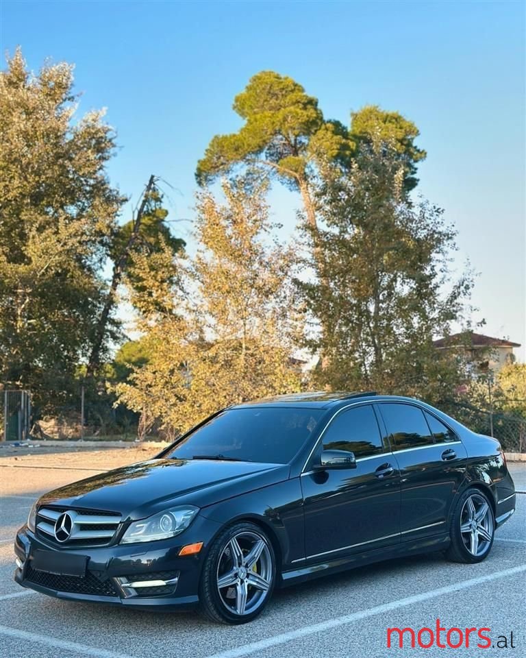 2012' Mercedes-Benz C 300 photo #4