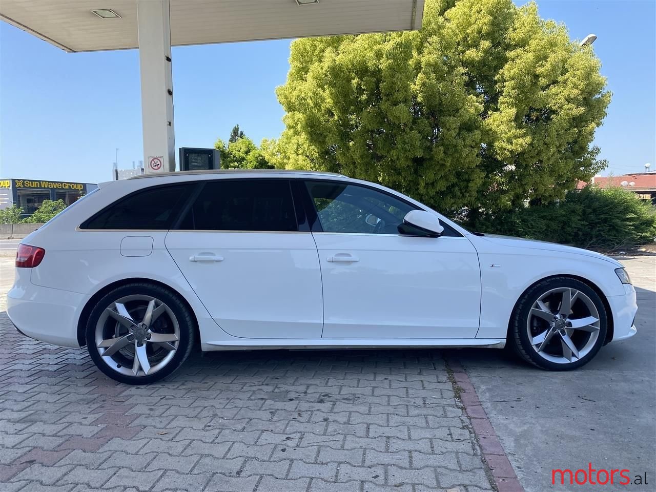 2010' Audi A4 photo #3