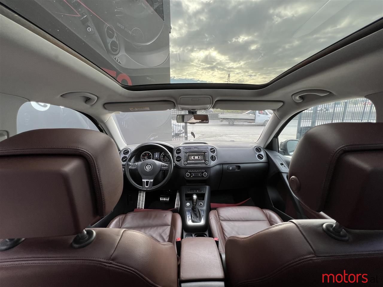 2012' Volkswagen Tiguan photo #5