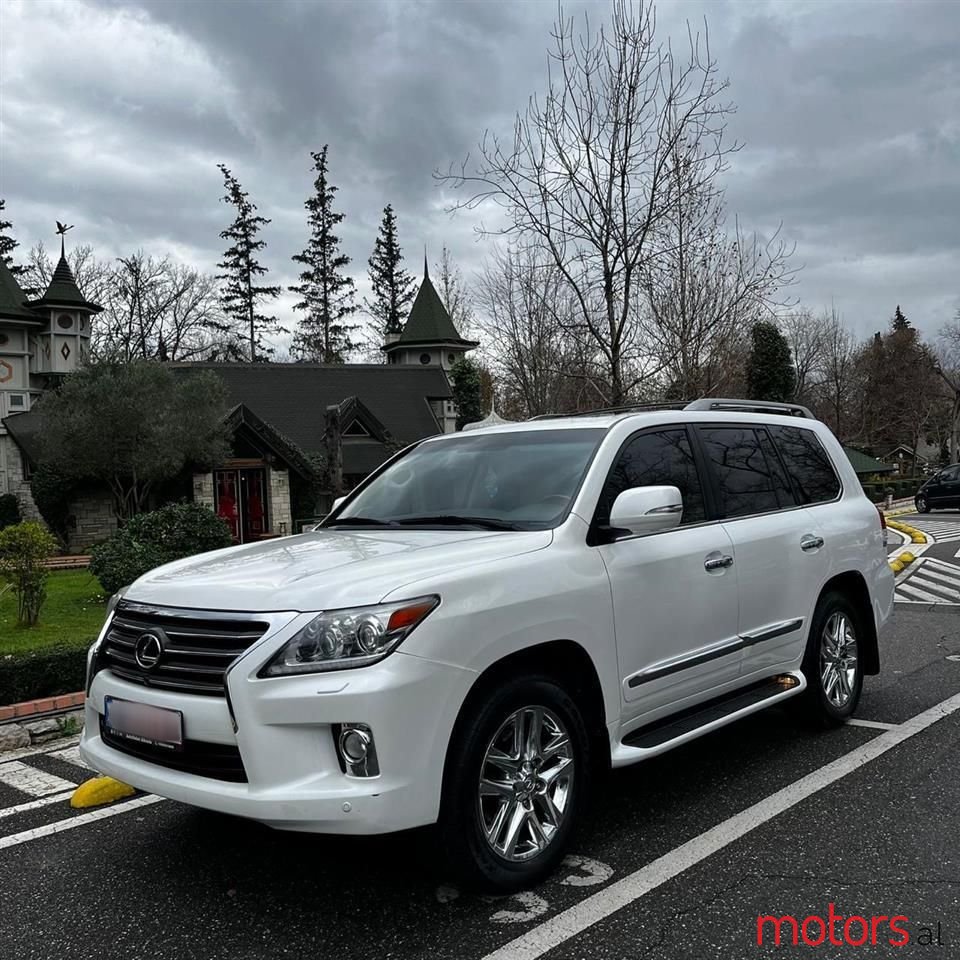 2013' Lexus LX 570 photo #1