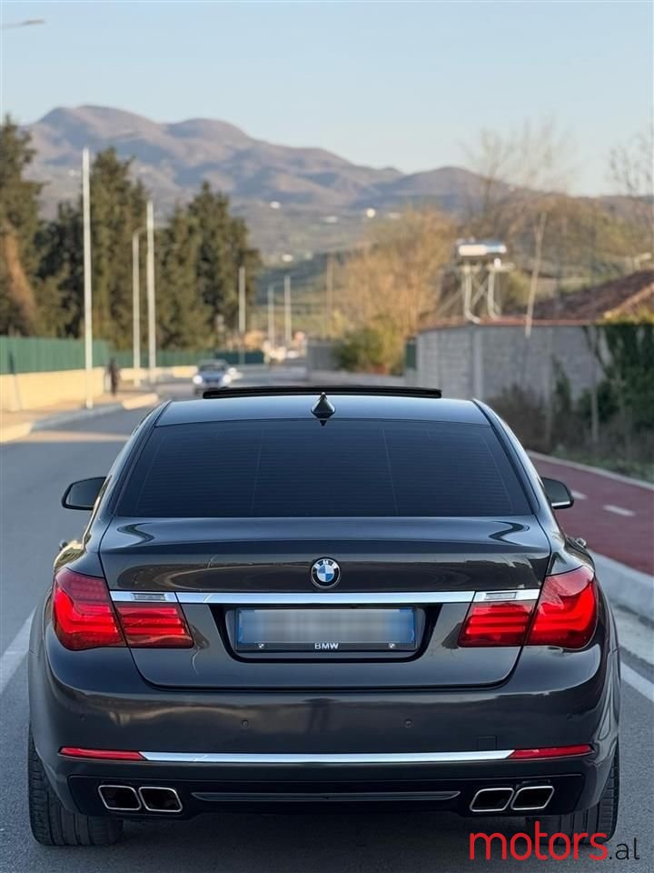 2014' BMW 730 photo #6