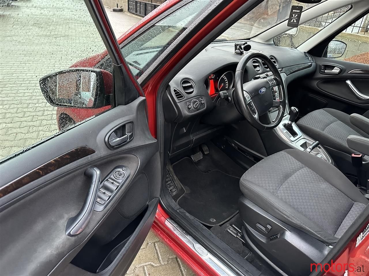 2010' Ford Galaxy photo #4