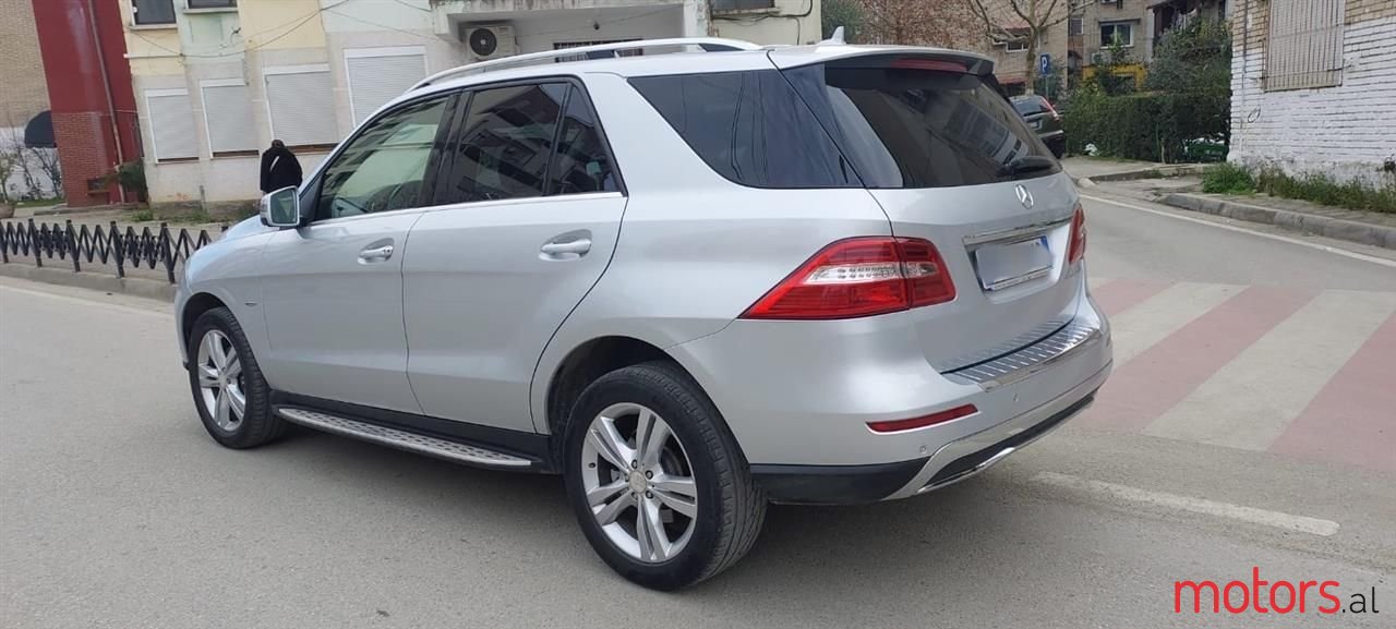 2011' Mercedes-Benz ML 250 photo #4