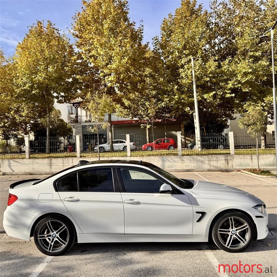 2012' BMW 320 photo #4