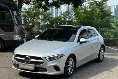 2020' Mercedes-Benz A 220