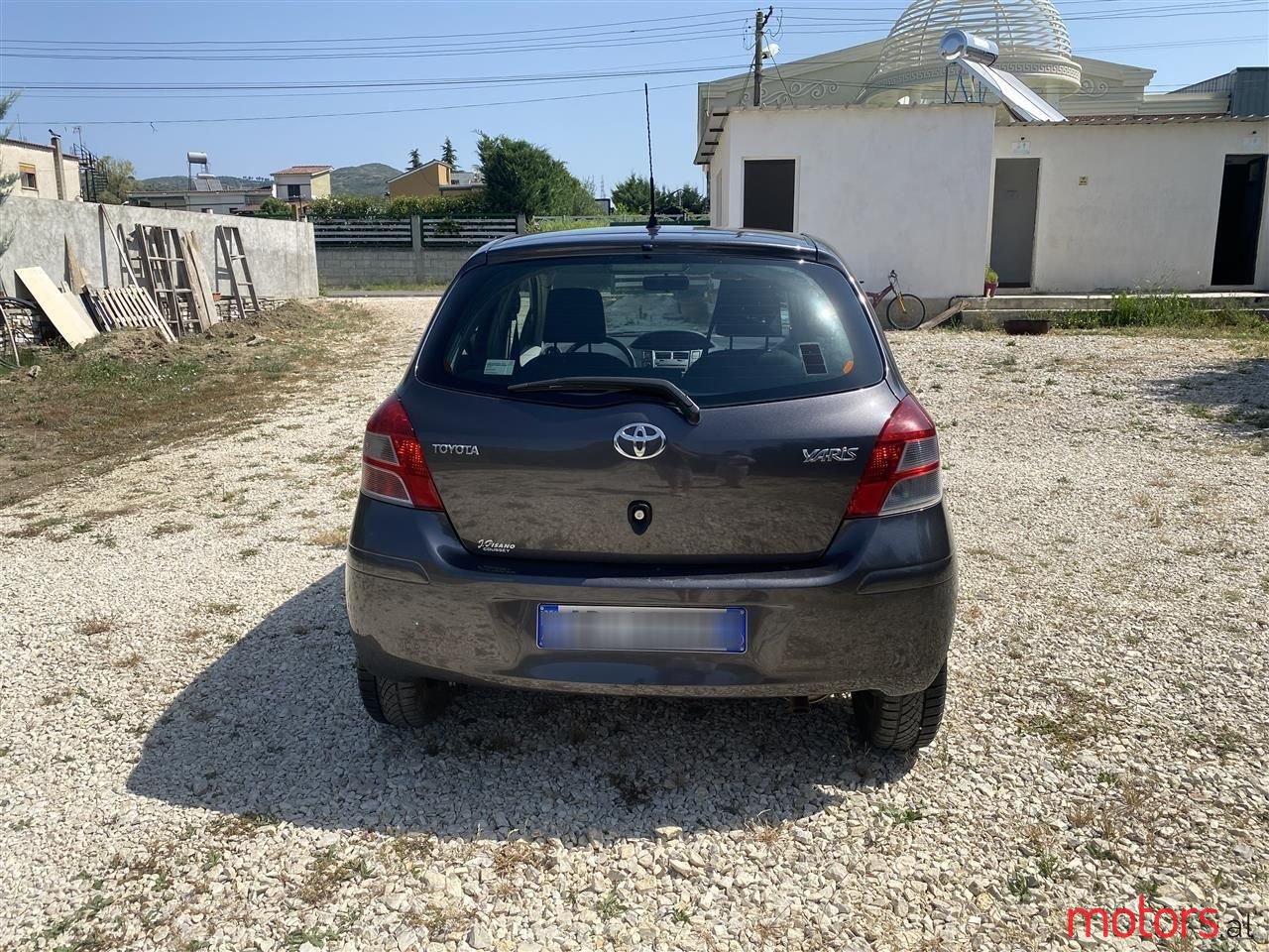 2010' Toyota Yaris photo #4