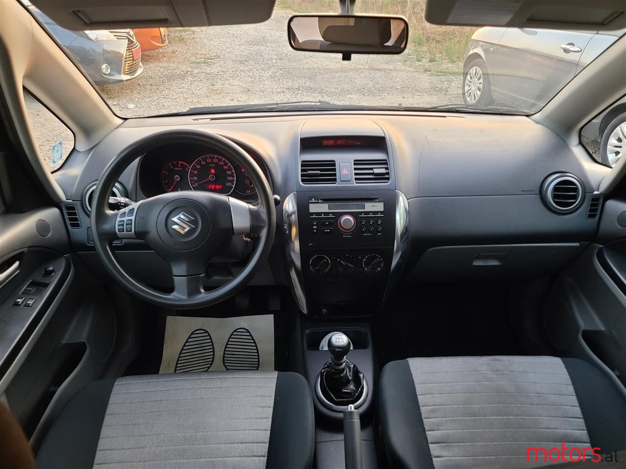 2010' Suzuki SX4 photo #4