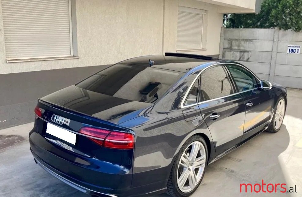 2017' Audi S8 photo #3