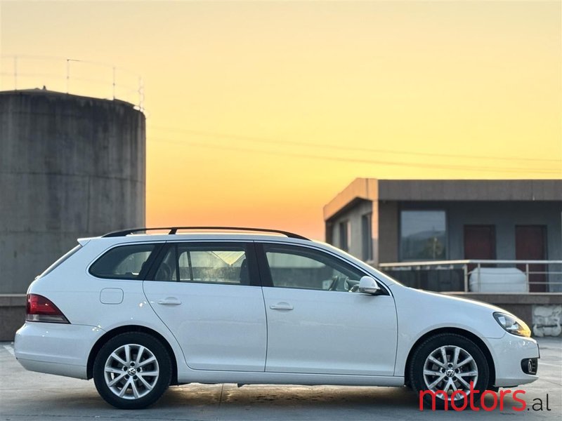 2013' Volkswagen Golf photo #3
