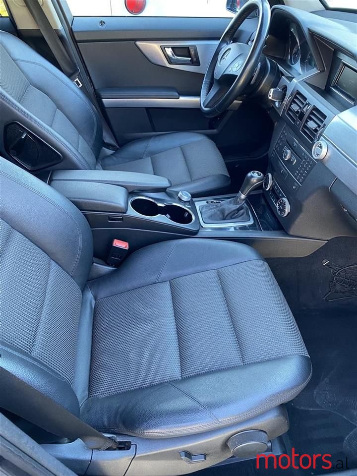 2009' Mercedes-Benz GLK 320 photo #2