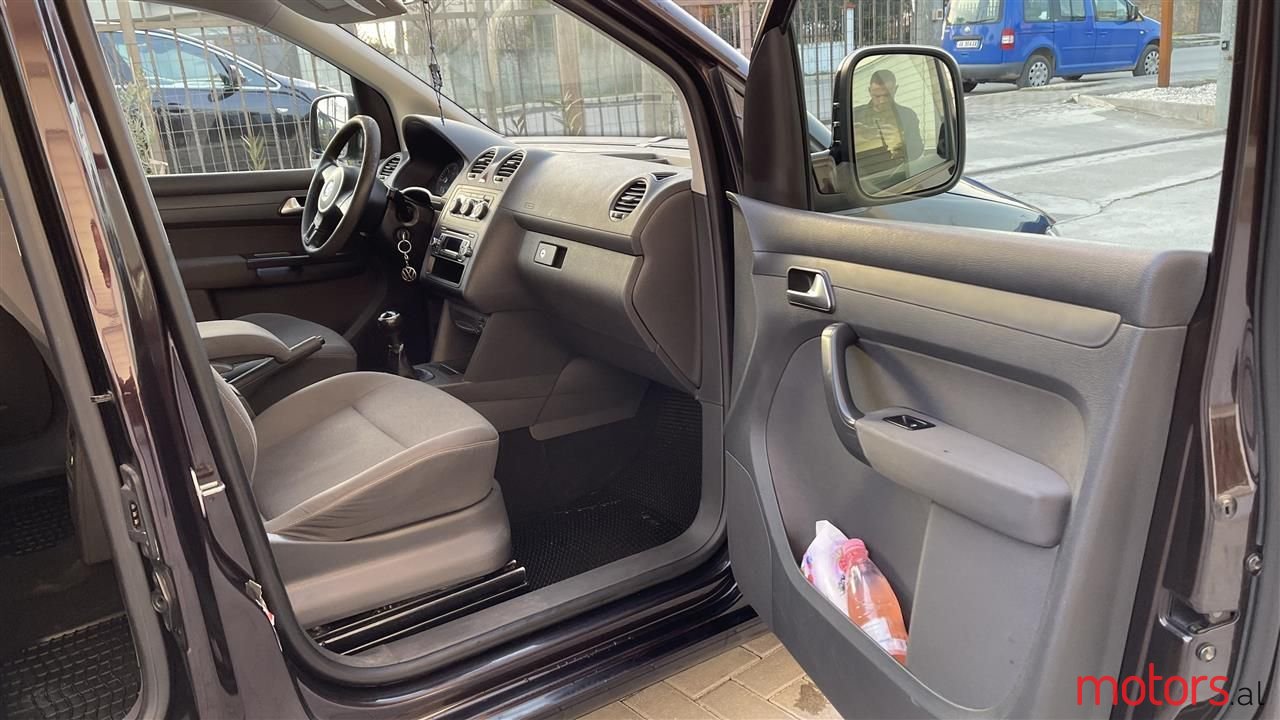 2012' Volkswagen Caddy photo #2