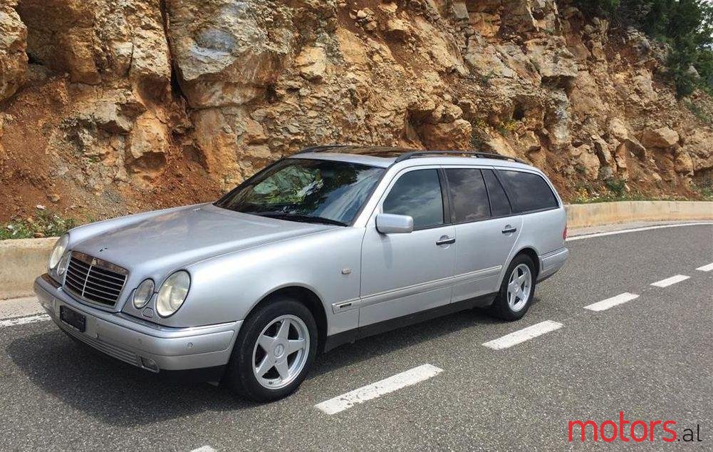 2000' Mercedes-Benz E 320 photo #1