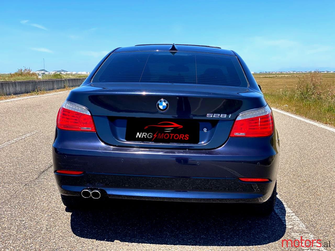 2008' BMW 528 photo #4