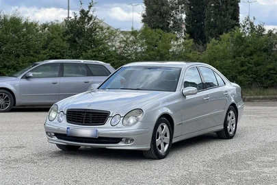 2003' Mercedes-Benz E 270