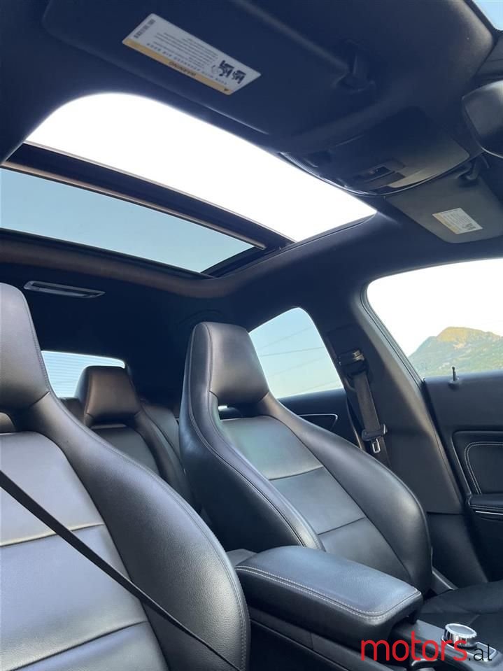 2014' Mercedes-Benz CLA 250 photo #2