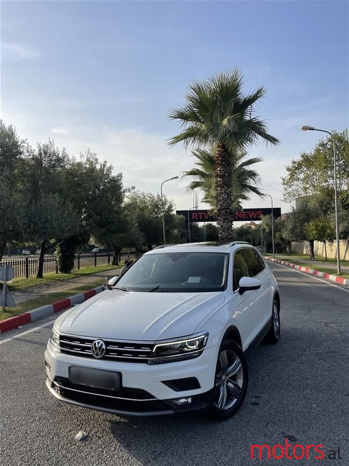 2018' Volkswagen Tiguan photo #1