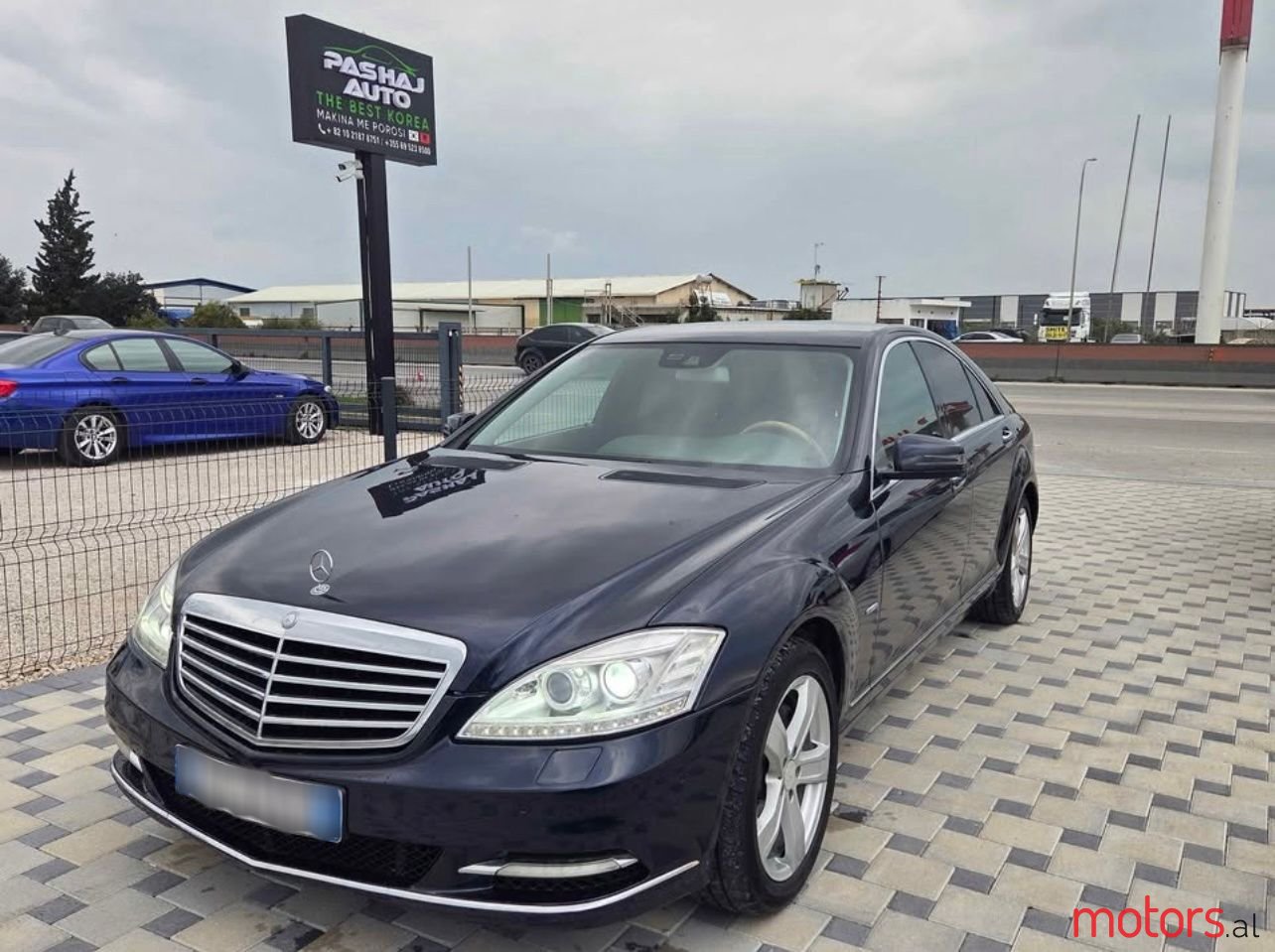 2010' Mercedes-Benz 350 photo #1