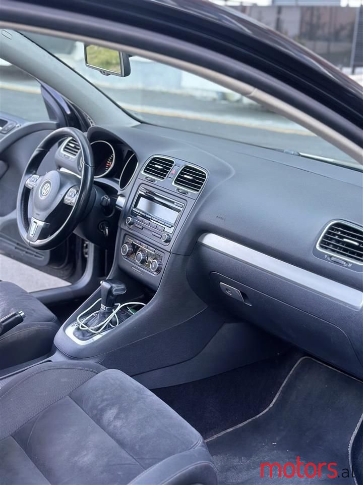 2010' Volkswagen Golf photo #6