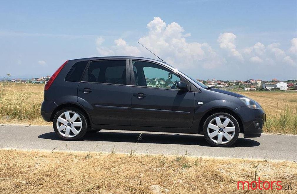 2005' Ford Fiesta photo #2