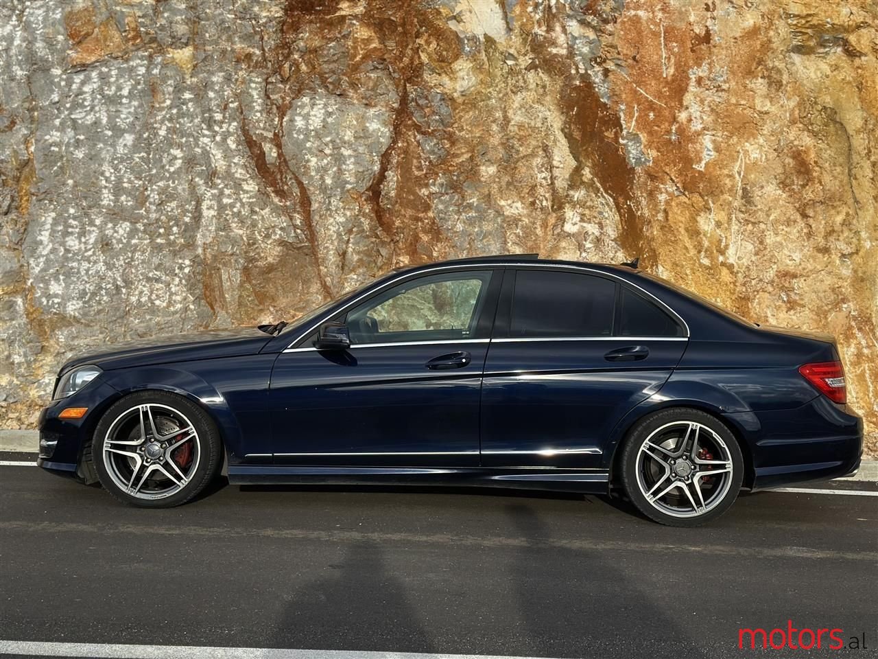 2012' Mercedes-Benz C 300 photo #2