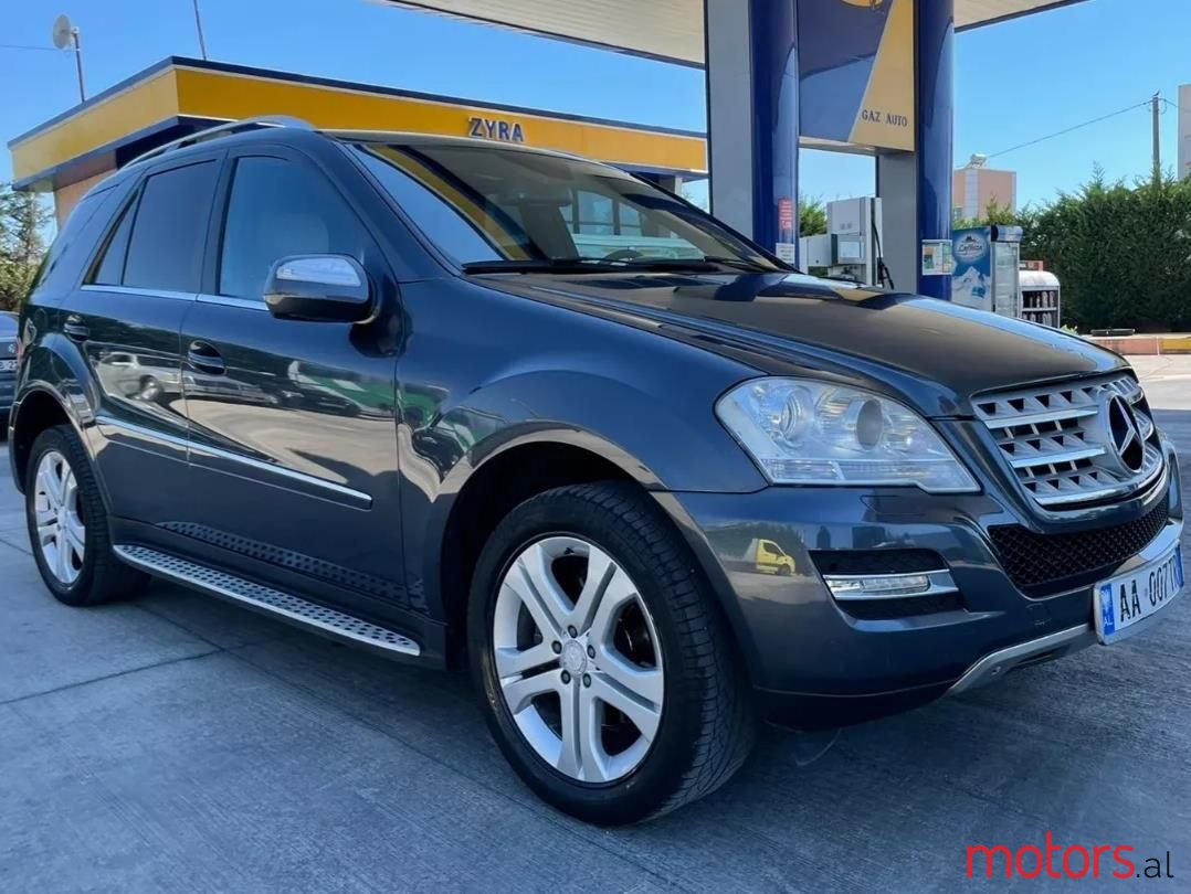 2010' Mercedes-Benz ML 350 photo #4