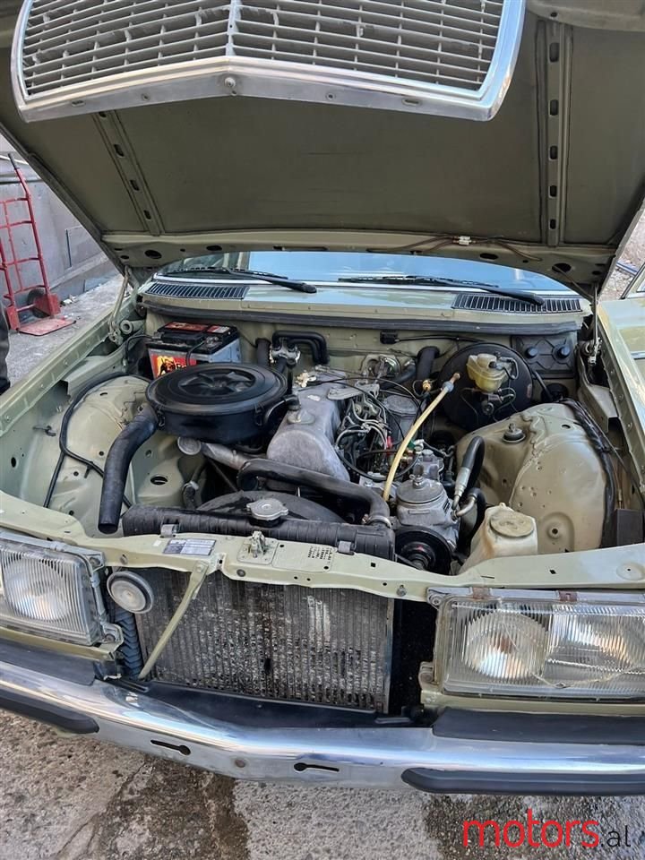 1983' Mercedes-Benz E 240 photo #5