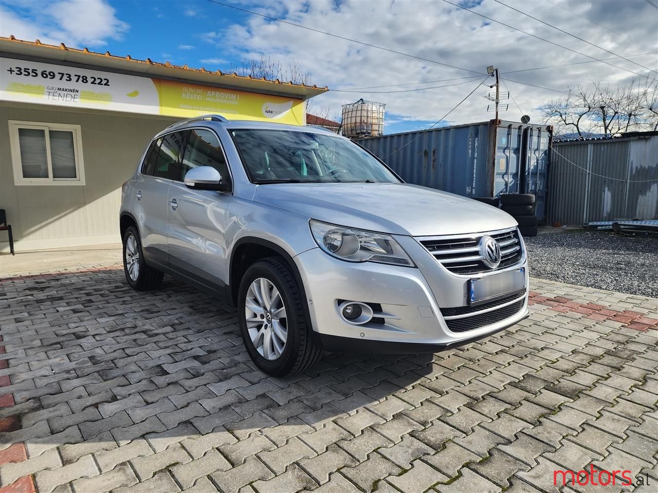 2010' Volkswagen Tiguan photo #4