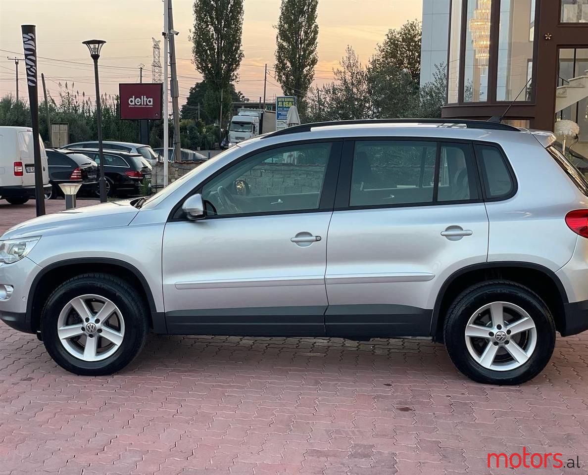 2008' Volkswagen Tiguan photo #3