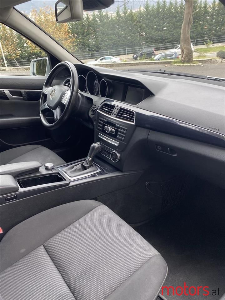 2011' Mercedes-Benz C 220 photo #5