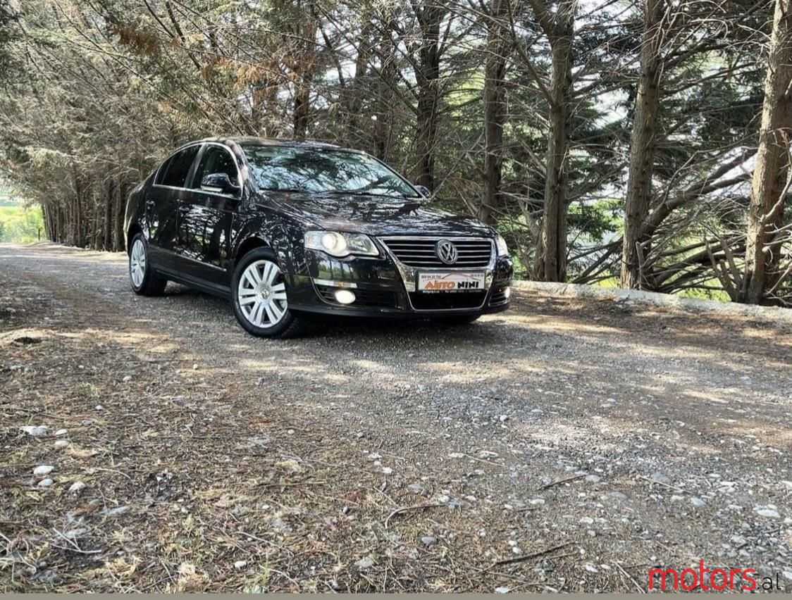 2005' Volkswagen Passat photo #1