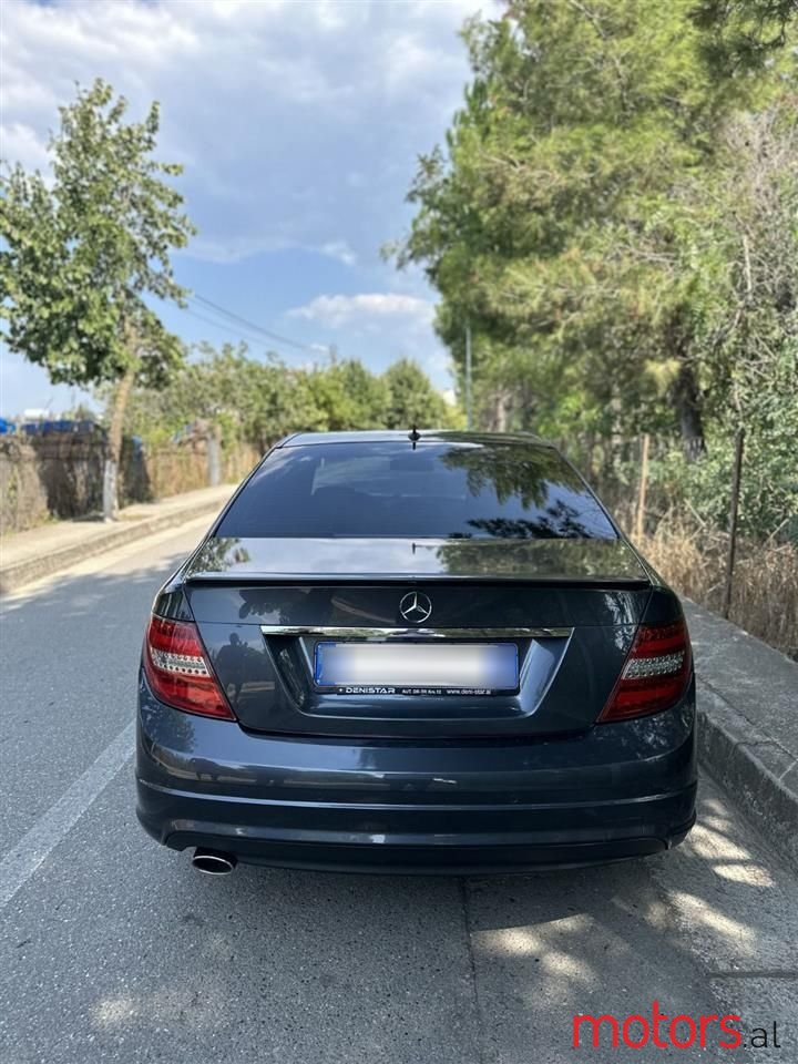 2011' Mercedes-Benz C 250 photo #5