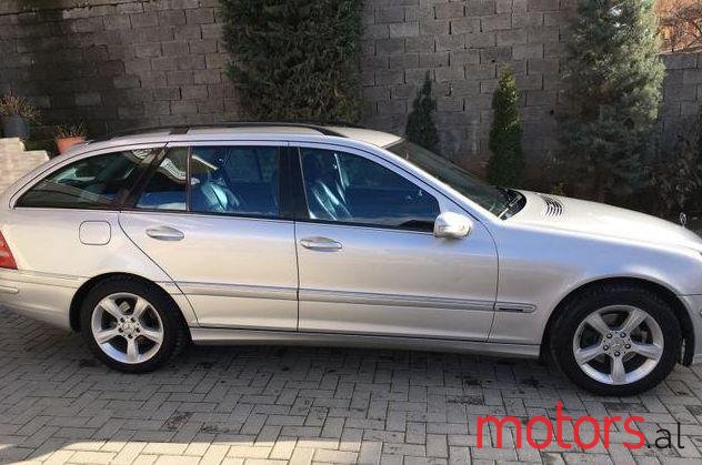 2005' Mercedes-Benz C-Class photo #2
