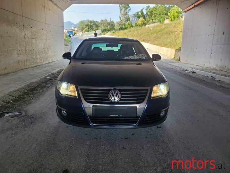 2010' Volkswagen Passat photo #5