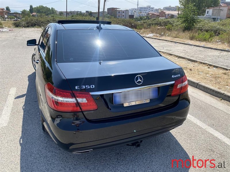 2011' Mercedes-Benz E 350 photo #2