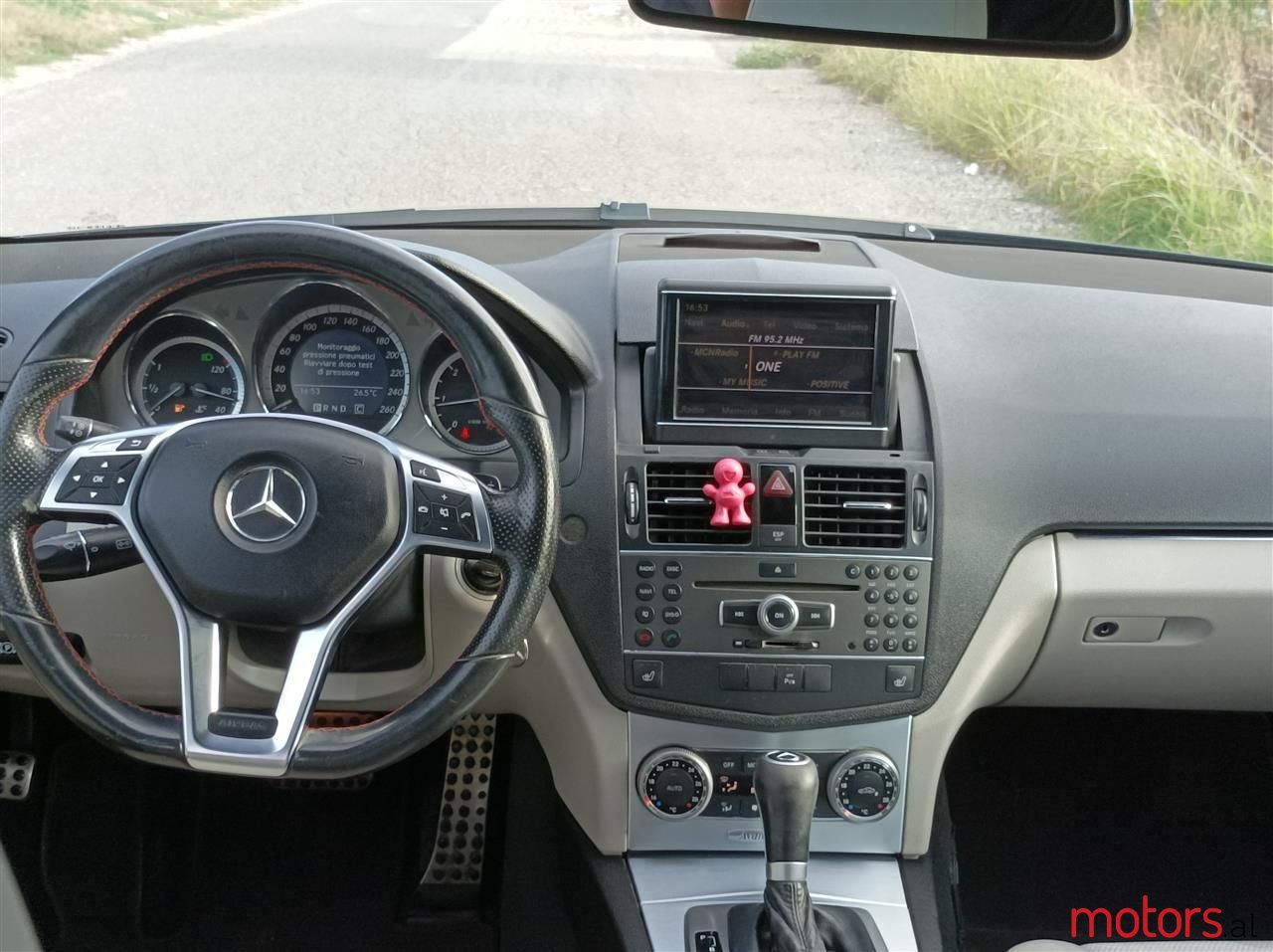 2010' Mercedes-Benz 220 photo #4