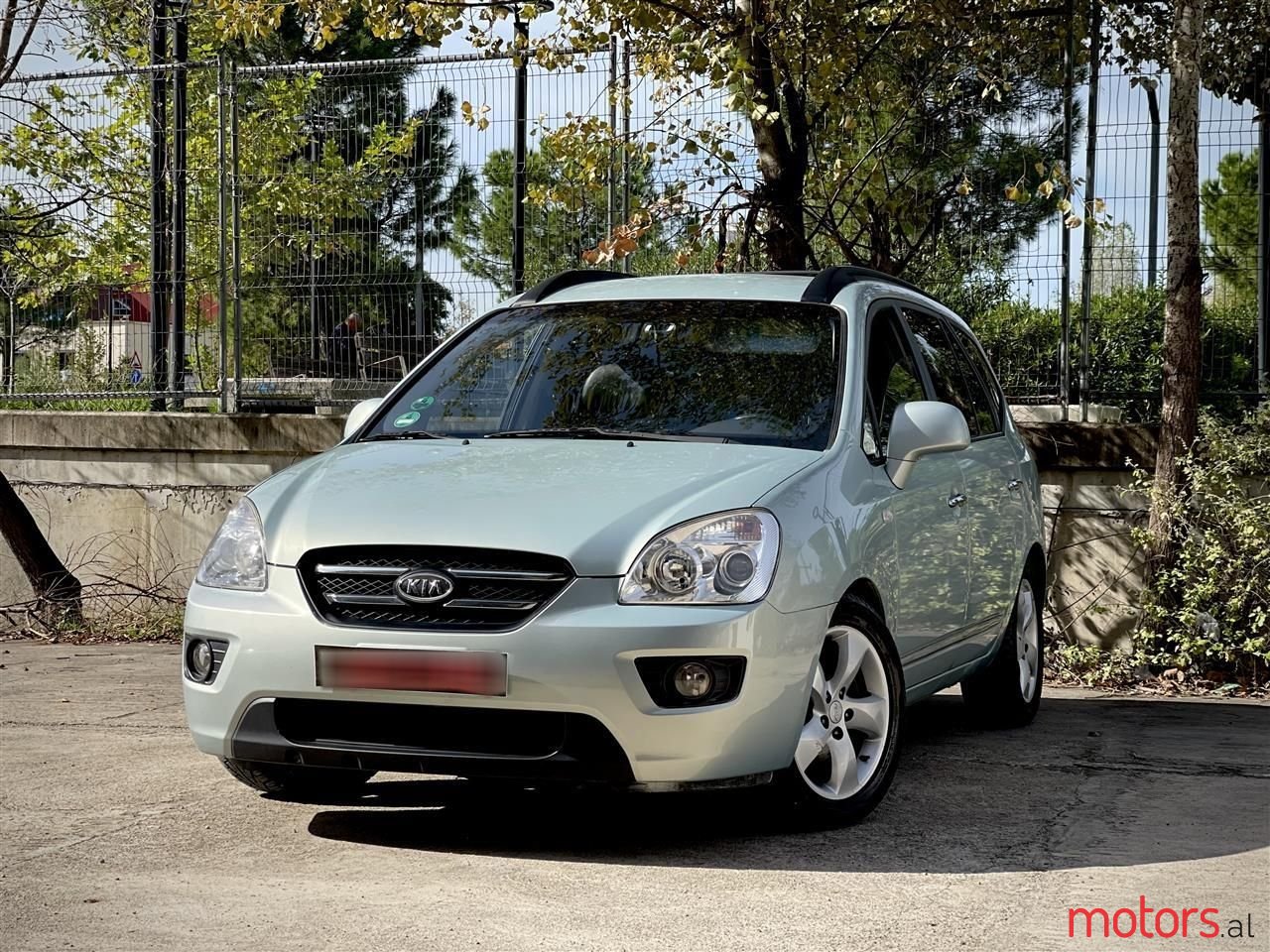 2009' Kia Carens photo #2