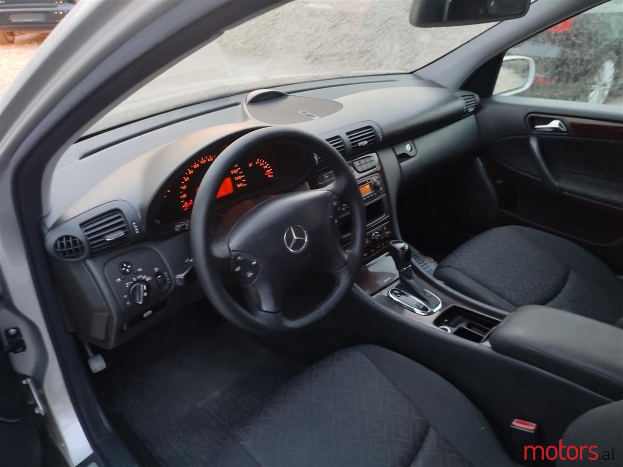 2004' Mercedes-Benz C 200 photo #5