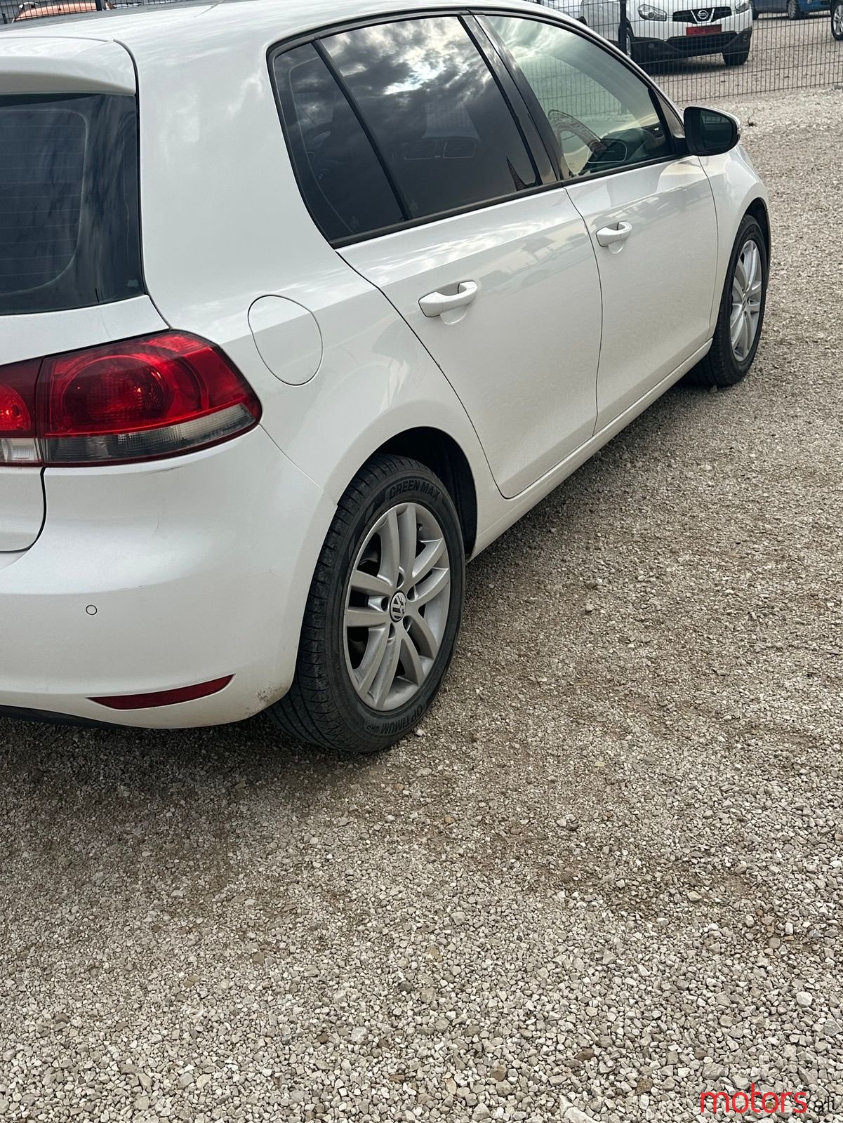 2011' Volkswagen Golf photo #1